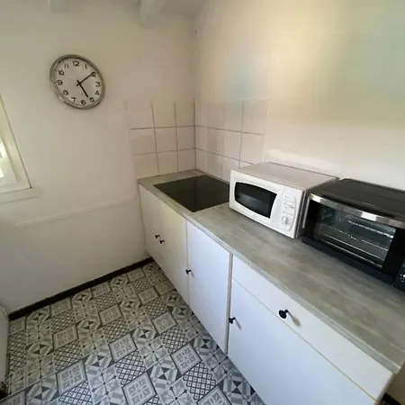 Apartman Haut De Villa Independant Sous Combles Avec Piscine Toulon